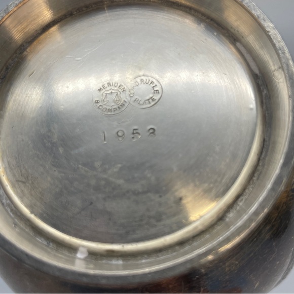 Antique Silver Creamer Meriden Britannia Company Bird Foliage Etched - Picture 10 of 15